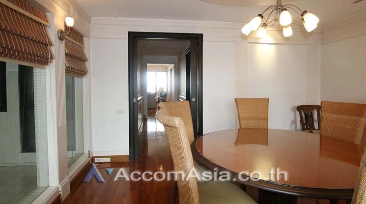  3 Bedrooms  Condominium For Rent & Sale in Sathorn, Bangkok  near BTS Chong Nonsi - MRT Lumphini (2003803)