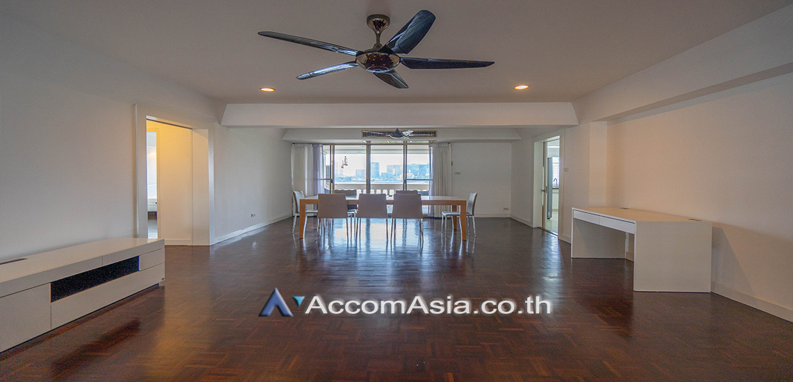 Pet friendly |  3 Bedrooms  Apartment For Rent in Sukhumvit, Bangkok  near BTS Asok - MRT Sukhumvit (AA10679)