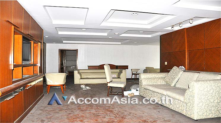 Pet friendly |  3 Bedrooms  Condominium For Rent & Sale in Sukhumvit, Bangkok  near BTS Phrom Phong (AA10760)