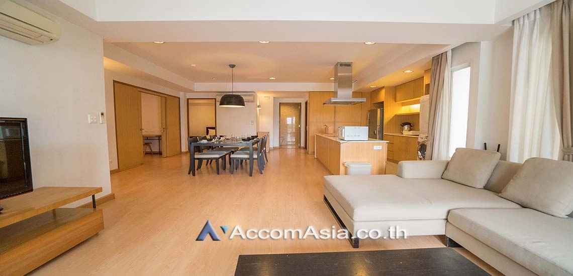  2 Bedrooms  Apartment For Rent in Sukhumvit, Bangkok  near BTS Phrom Phong (AA10799)