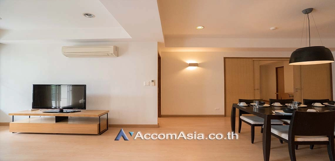  2 Bedrooms  Apartment For Rent in Sukhumvit, Bangkok  near BTS Phrom Phong (AA10799)