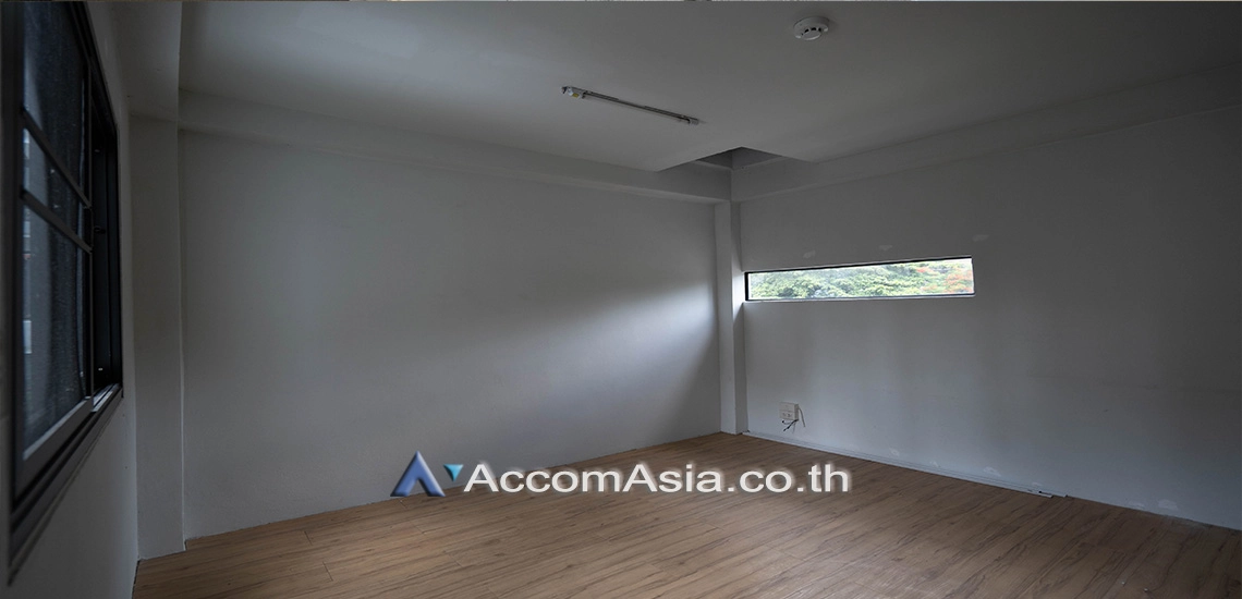 11  3 br House For Rent in Ploenchit ,Bangkok BTS Chitlom 110189