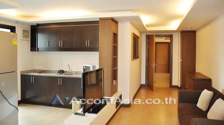  2 Bedrooms  Apartment For Rent in Sukhumvit, Bangkok  near BTS Phrom Phong (AA10888)