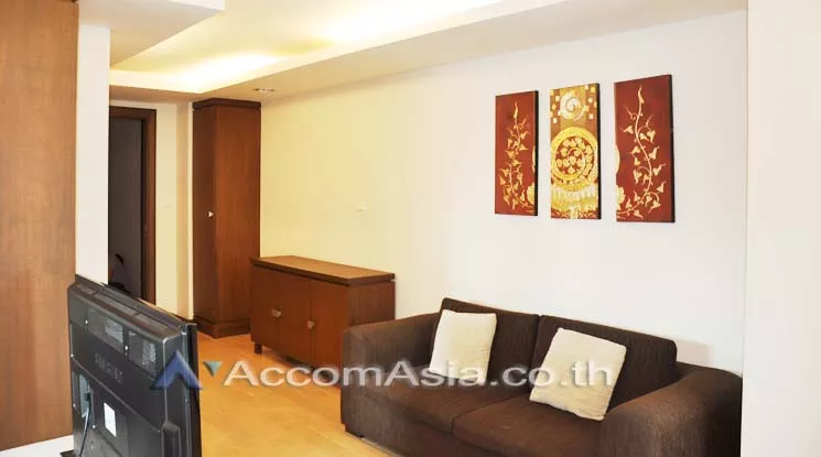  2 Bedrooms  Apartment For Rent in Sukhumvit, Bangkok  near BTS Phrom Phong (AA10888)