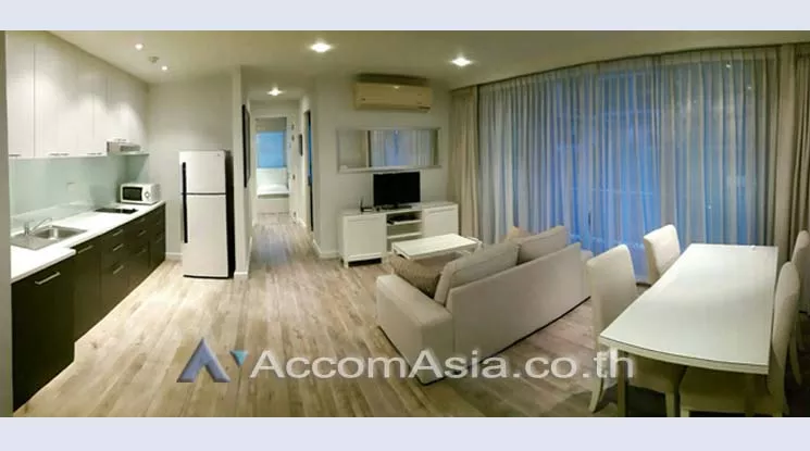  2 Bedrooms  Condominium For Rent in Sukhumvit, Bangkok  near BTS Ekkamai (AA10994)