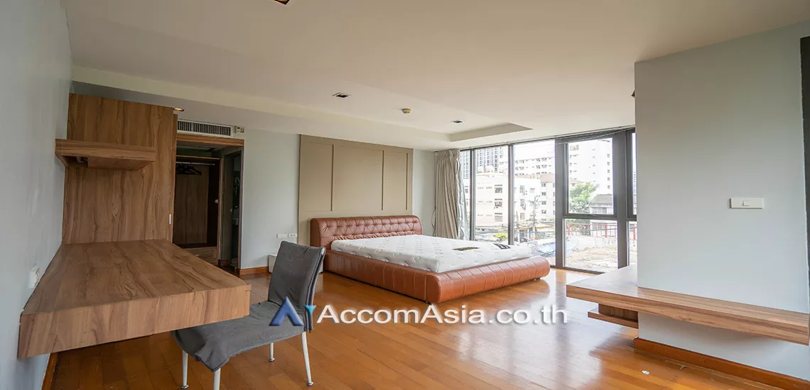  2 Bedrooms  Condominium For Sale in Sukhumvit, Bangkok  near BTS Thong Lo (AA11080)