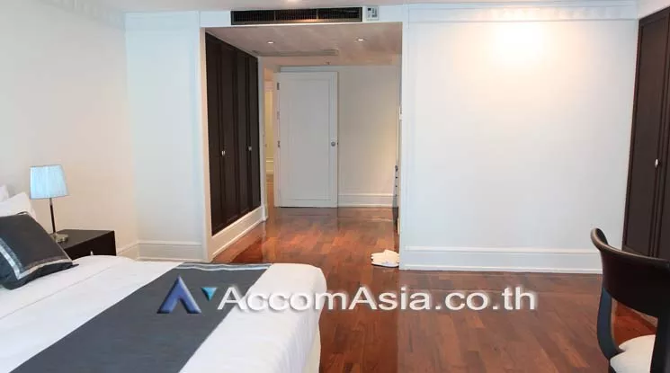 Pet friendly |  3 Bedrooms  Apartment For Rent in Sukhumvit, Bangkok  near BTS Nana (10260)