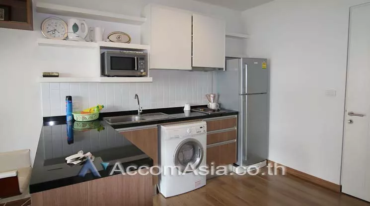  1 Bedroom  Condominium For Rent in Sukhumvit, Bangkok  near BTS Phrom Phong (AA11091)