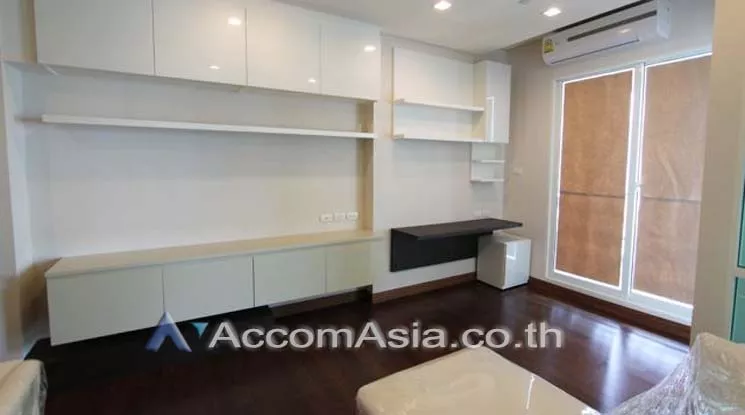  1 Bedroom  Condominium For Rent in Sukhumvit, Bangkok  near BTS Thong Lo (AA11238)