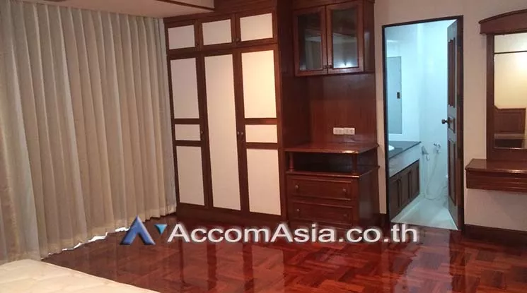  4 Bedrooms  Apartment For Rent in Sukhumvit, Bangkok  near BTS Asok - MRT Sukhumvit (AA11327)