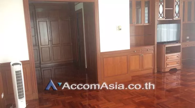  4 Bedrooms  Apartment For Rent in Sukhumvit, Bangkok  near BTS Asok - MRT Sukhumvit (AA11327)