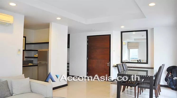  1 Bedroom  Condominium For Rent in Sukhumvit, Bangkok  near BTS Ekkamai (AA11353)