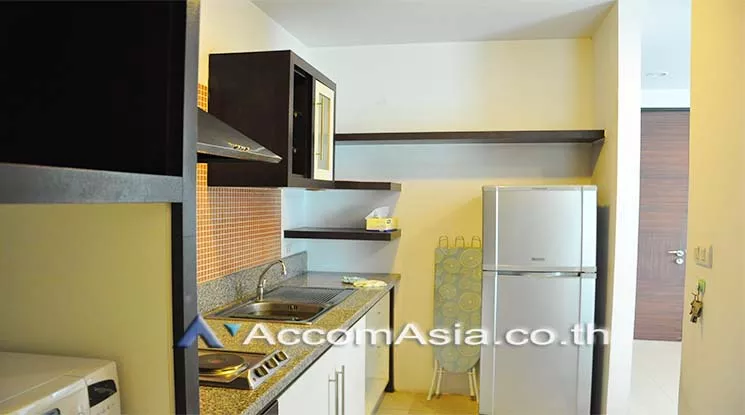  1 Bedroom  Condominium For Rent in Sukhumvit, Bangkok  near BTS Ekkamai (AA11353)