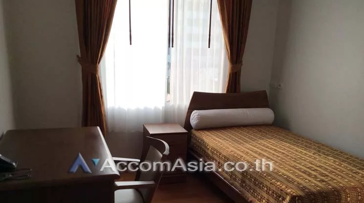  2 Bedrooms  Condominium For Rent in Sukhumvit, Bangkok  near BTS Phrom Phong (AA11358)