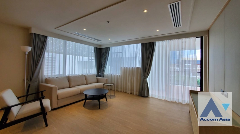 Pet friendly |  3 Bedrooms  Apartment For Rent in Sathorn, Bangkok  near BTS Sala Daeng - MRT Lumphini (AA11455)