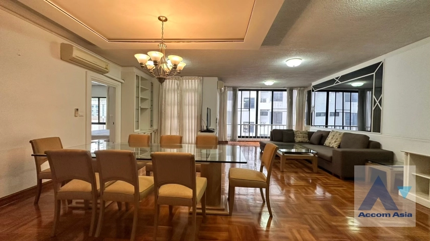 Pet friendly |  3 Bedrooms  Apartment For Rent in Ploenchit, Bangkok  near BTS Chitlom (AA11548)