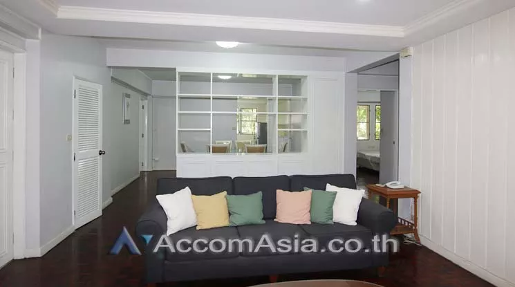  3 Bedrooms  Apartment For Rent in Sukhumvit, Bangkok  near BTS Phrom Phong (AA11603)