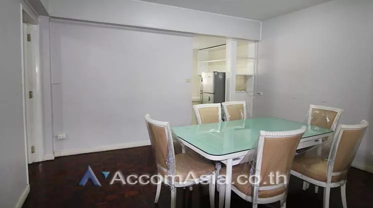  3 Bedrooms  Apartment For Rent in Sukhumvit, Bangkok  near BTS Phrom Phong (AA11603)