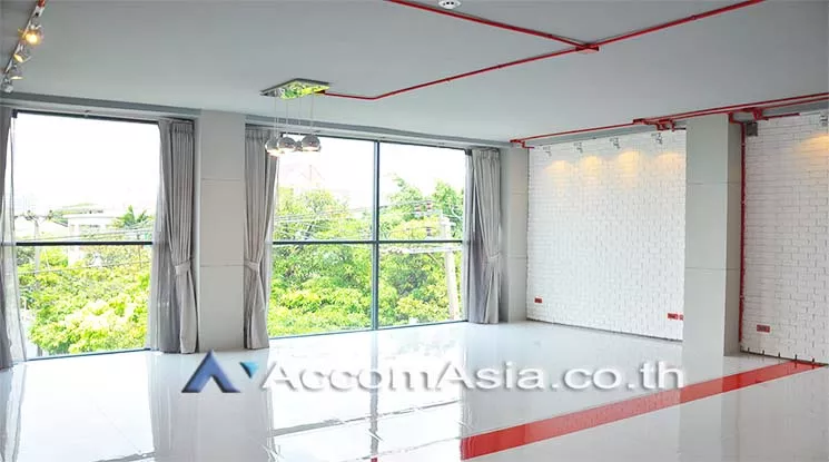  1  1 br Apartment For Rent in Sukhumvit ,Bangkok BTS Ekkamai at Modern Interiors AA11614