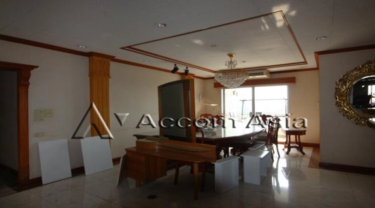  4 Bedrooms  Condominium For Rent in Charoen Nakhon, Bangkok  near BTS Krung Thon Buri (21072)