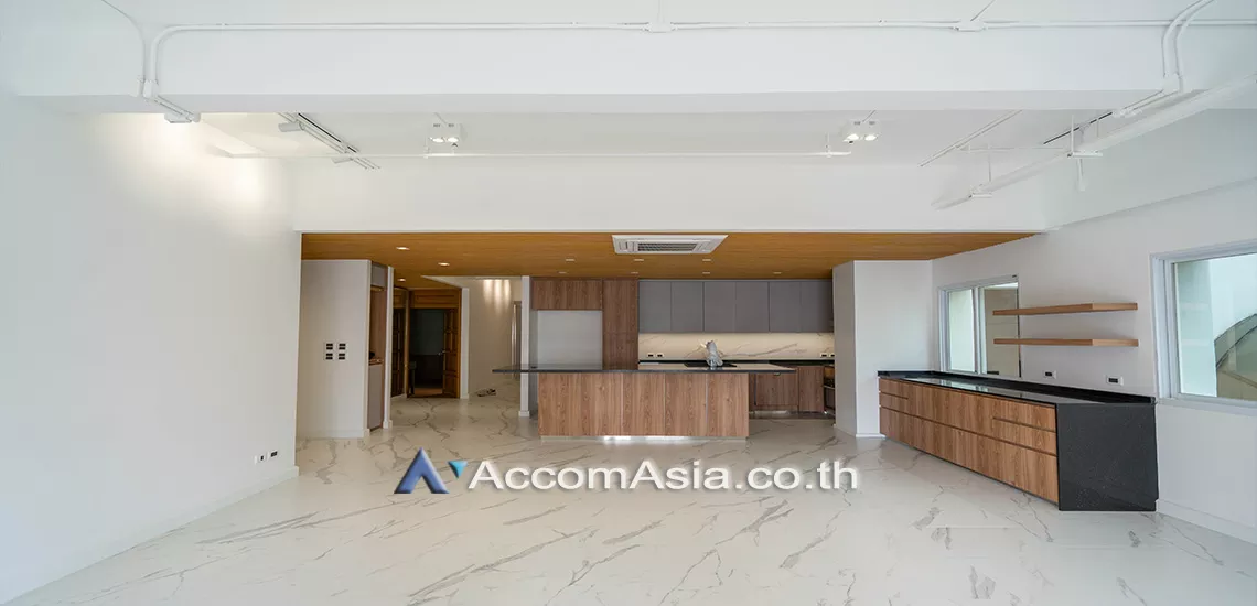  3 Bedrooms  Condominium For Rent in Sukhumvit, Bangkok  near BTS Phrom Phong (AA11730)