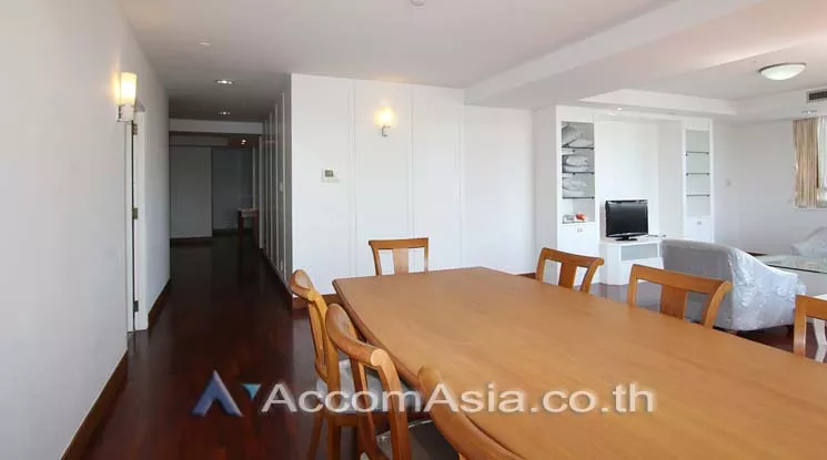 Pet friendly |  3 Bedrooms  Apartment For Rent in Sukhumvit, Bangkok  near BTS Phrom Phong (AA11749)