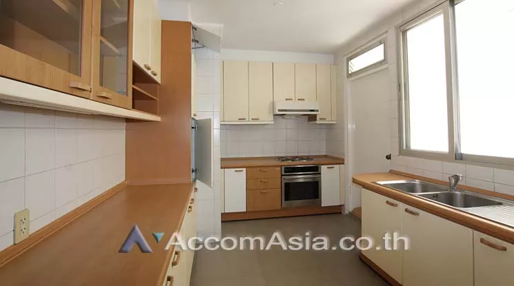 Pet friendly |  3 Bedrooms  Apartment For Rent in Sukhumvit, Bangkok  near BTS Phrom Phong (AA11749)