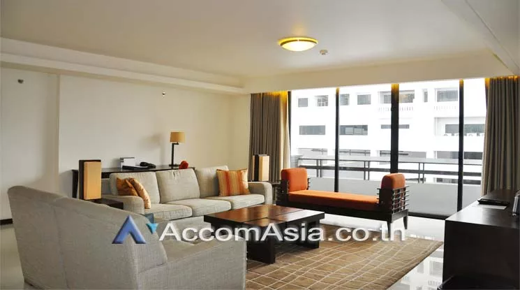  3 Bedrooms  Apartment For Rent in Sukhumvit, Bangkok  near BTS Thong Lo (AA11895)