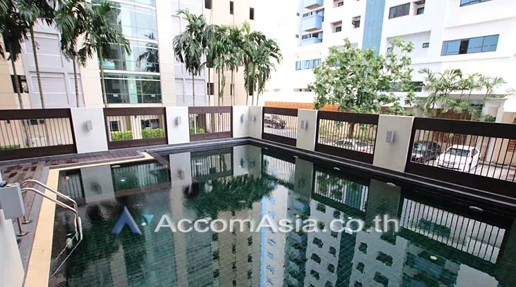  3 Bedrooms  Condominium For Rent in Sukhumvit, Bangkok  near BTS Thong Lo (AA11951)
