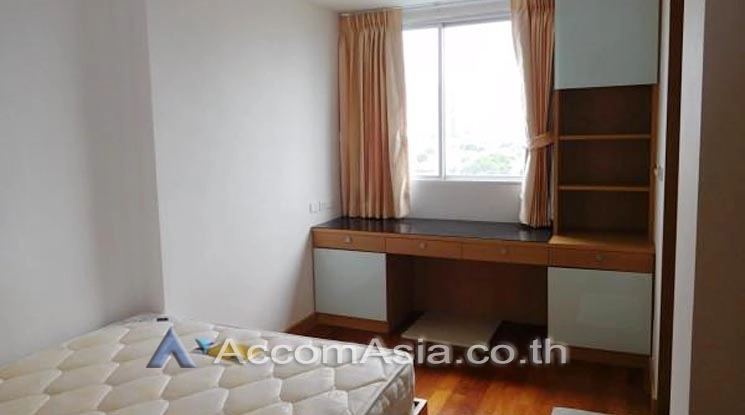  2 Bedrooms  Condominium For Rent in Charoennakorn, Bangkok  near BTS Krung Thon Buri (AA11972)