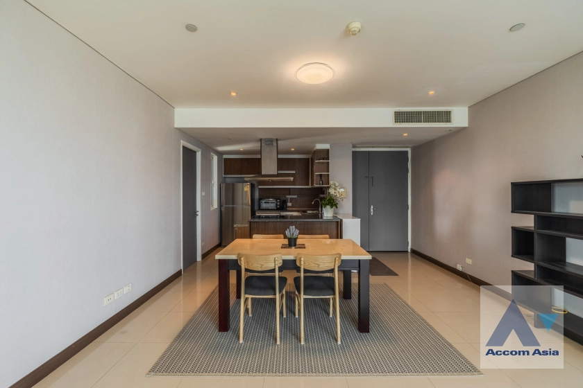 Pet friendly |  3 Bedrooms  Condominium For Rent in Sukhumvit, Bangkok  near BTS Ekkamai (AA12118)