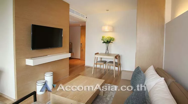  1 Bedroom  Apartment For Rent in Sukhumvit, Bangkok  near BTS Phrom Phong (AA12130)