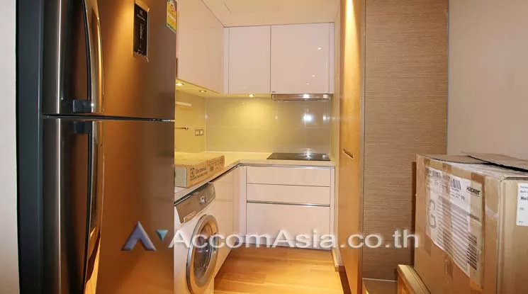  1 Bedroom  Apartment For Rent in Sukhumvit, Bangkok  near BTS Phrom Phong (AA12130)