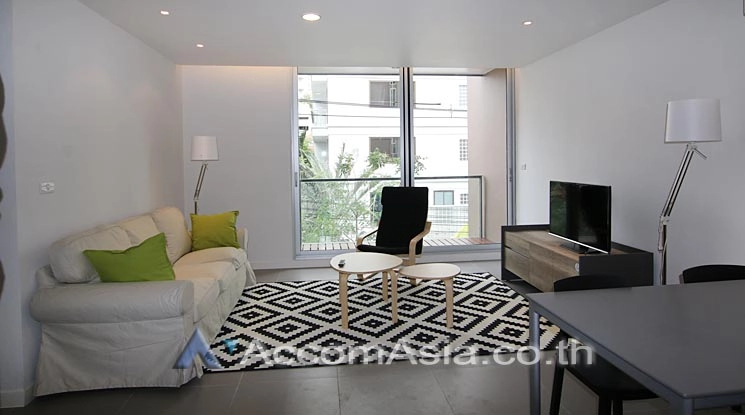  2 Bedrooms  Apartment For Rent in Sukhumvit, Bangkok  near BTS Phrom Phong (AA12136)