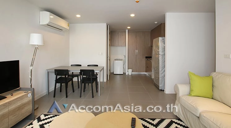  2 Bedrooms  Apartment For Rent in Sukhumvit, Bangkok  near BTS Phrom Phong (AA12136)