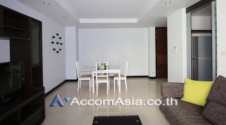  2 Bedrooms  Condominium For Rent in Sukhumvit, Bangkok  near BTS Ekkamai (AA12179)