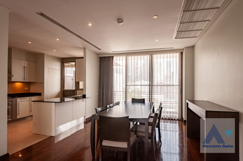 Pet friendly |  3 Bedrooms  Apartment For Rent in Ploenchit, Bangkok  near BTS Ploenchit - MRT Lumphini (AA12270)