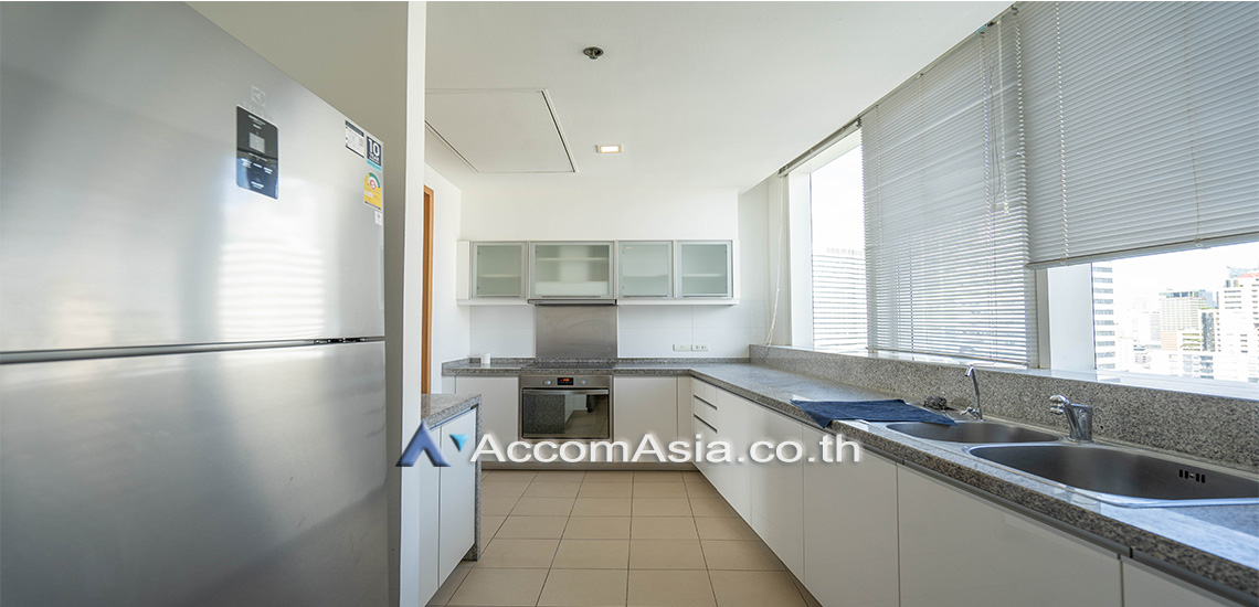  3 Bedrooms  Condominium For Rent in Sukhumvit, Bangkok  near BTS Asok - MRT Sukhumvit (AA12279)