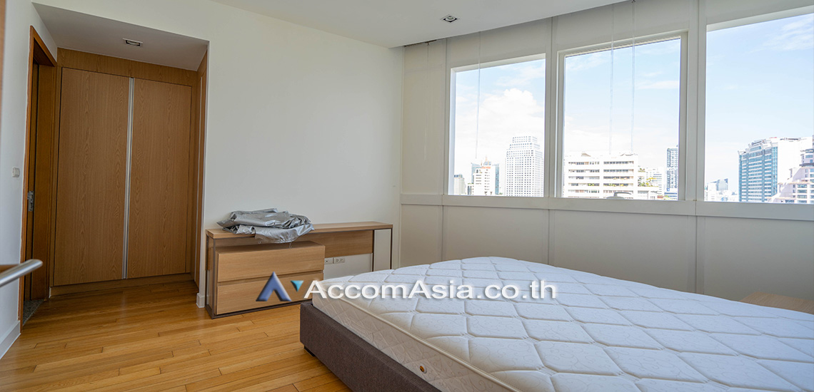  3 Bedrooms  Condominium For Rent in Sukhumvit, Bangkok  near BTS Asok - MRT Sukhumvit (AA12279)