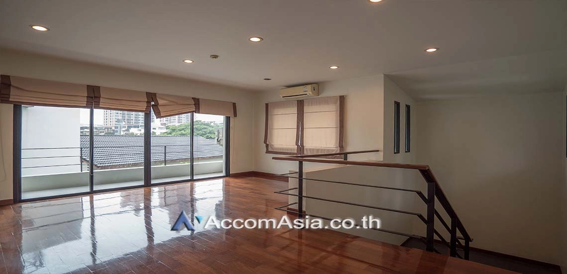 Big Balcony, Duplex Condo, Pet friendly |  3 Bedrooms  Apartment For Rent in Sukhumvit, Bangkok  near BTS Phrom Phong (AA12335)