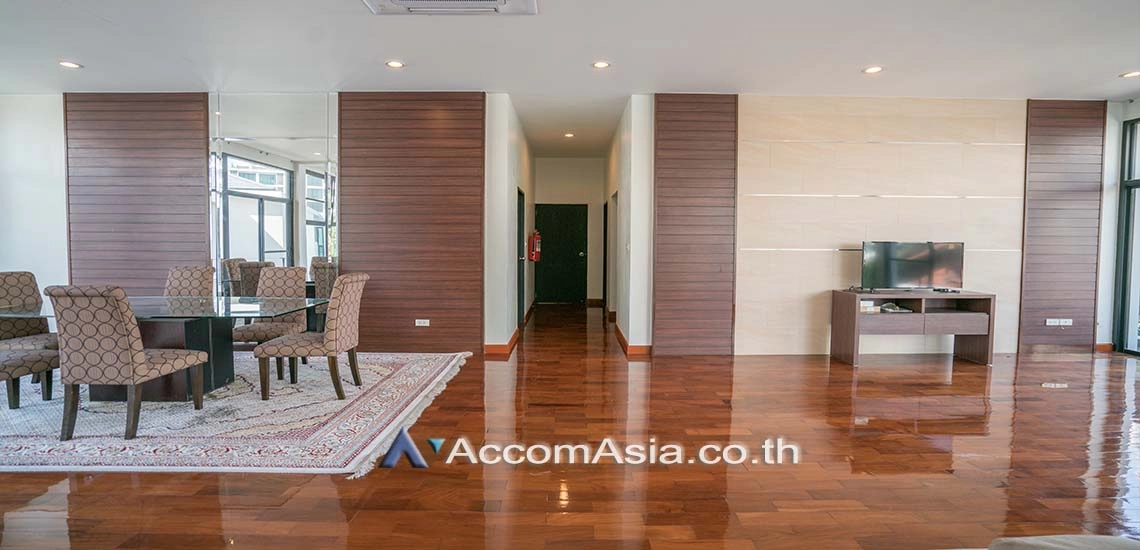 Pet friendly |  3 Bedrooms  Apartment For Rent in Sukhumvit, Bangkok  near BTS Phrom Phong (AA12337)