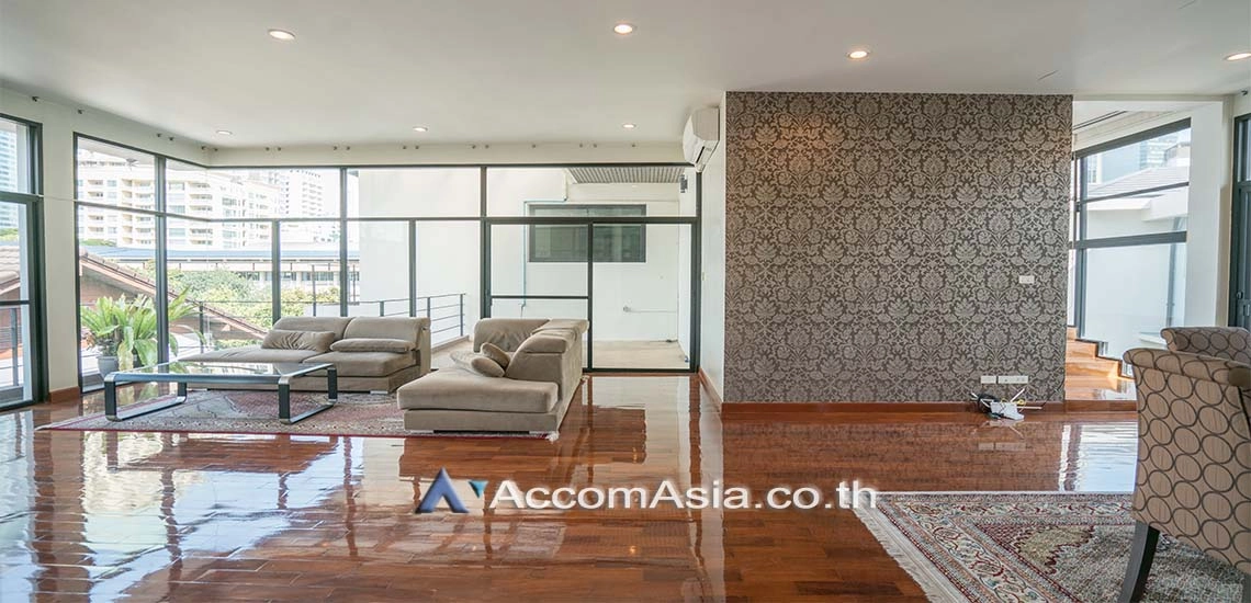 Pet friendly |  3 Bedrooms  Apartment For Rent in Sukhumvit, Bangkok  near BTS Phrom Phong (AA12337)