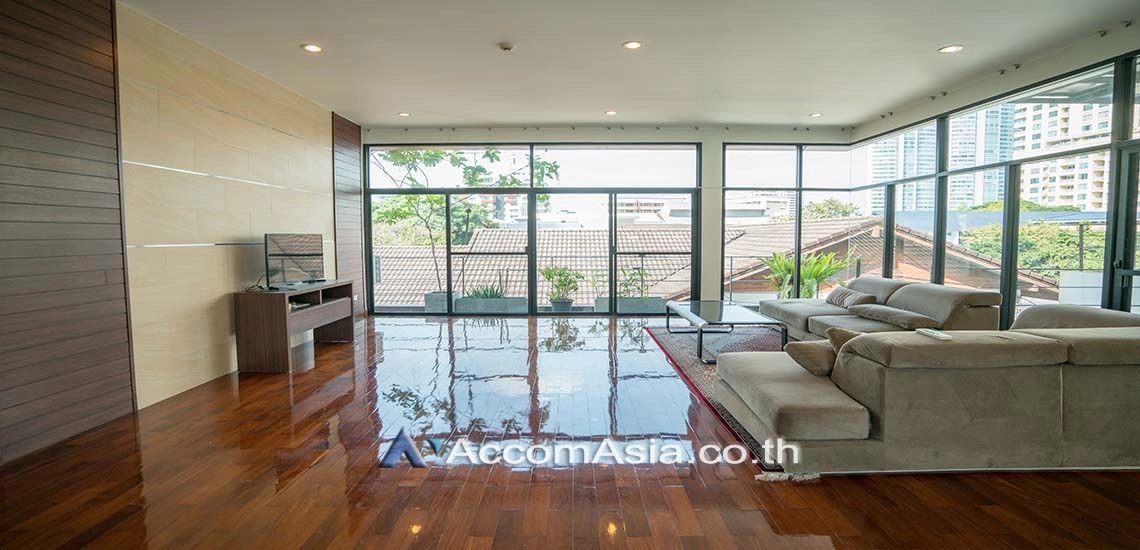 Pet friendly |  3 Bedrooms  Apartment For Rent in Sukhumvit, Bangkok  near BTS Phrom Phong (AA12337)