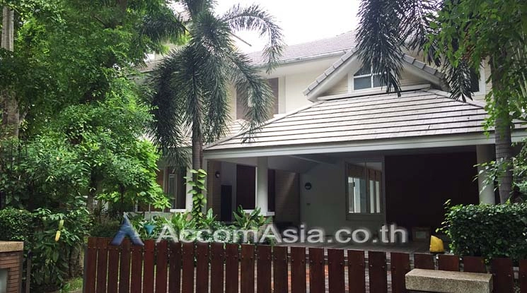 Private Swimming Pool, Pet friendly |  4 Bedrooms  House For Rent in Sukhumvit, Bangkok  near BTS Thong Lo (AA12342)