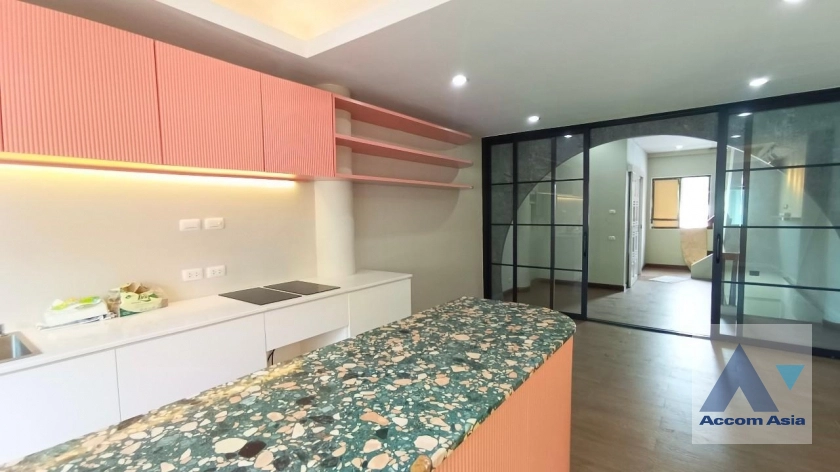 11  4 br Townhouse For Rent in Sathorn ,Bangkok BRT Thanon Chan AA12410