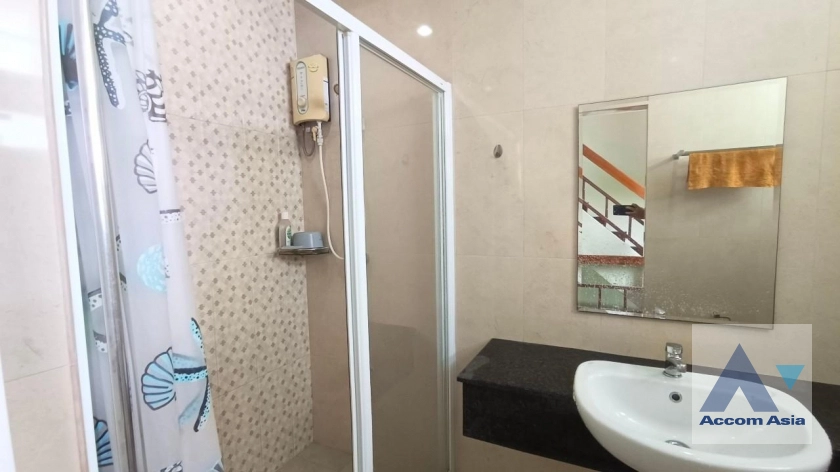 16  4 br Townhouse For Rent in Sathorn ,Bangkok BRT Thanon Chan AA12410