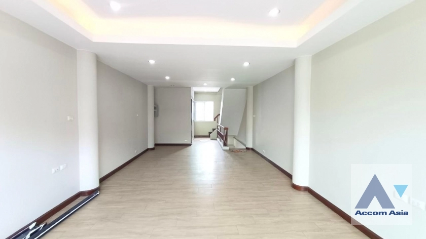 13  4 br Townhouse For Rent in Sathorn ,Bangkok BRT Thanon Chan AA12410