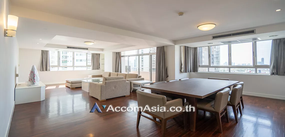 Pet friendly |  3 Bedrooms  Apartment For Rent in Sukhumvit, Bangkok  near BTS Phrom Phong (AA12448)