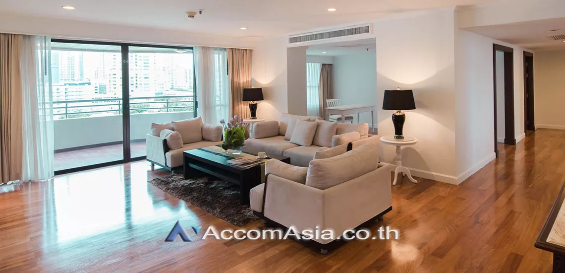 Big Balcony |  3 Bedrooms  Apartment For Rent in Sukhumvit, Bangkok  near BTS Asok - MRT Sukhumvit (AA12475)