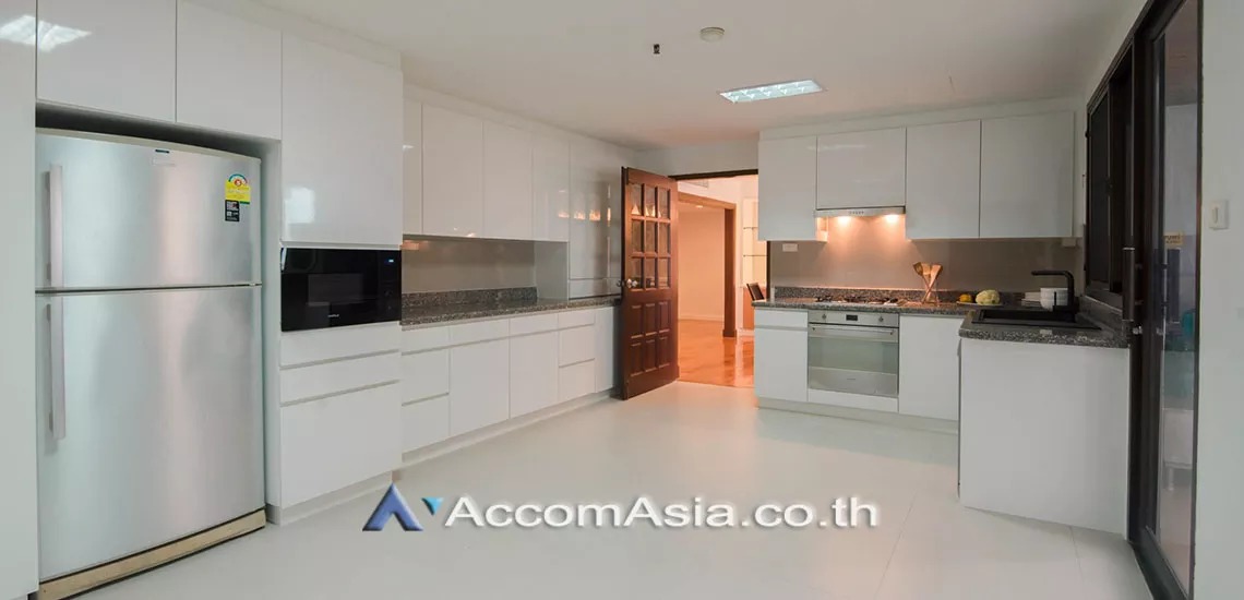 Big Balcony |  3 Bedrooms  Apartment For Rent in Sukhumvit, Bangkok  near BTS Asok - MRT Sukhumvit (AA12475)